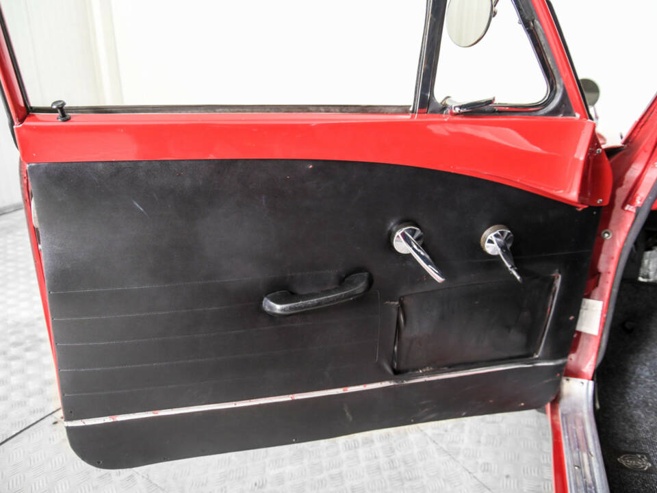 Image 41/50 of Volvo 1800 S (1965)