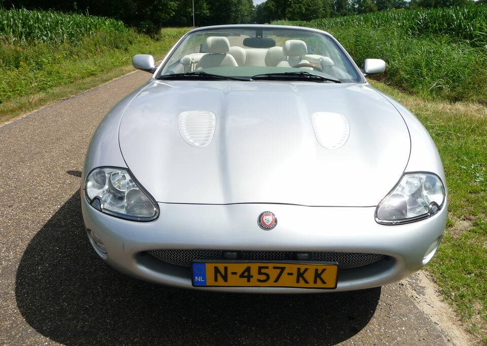 Bild 3/8 von Jaguar XKR (2001)