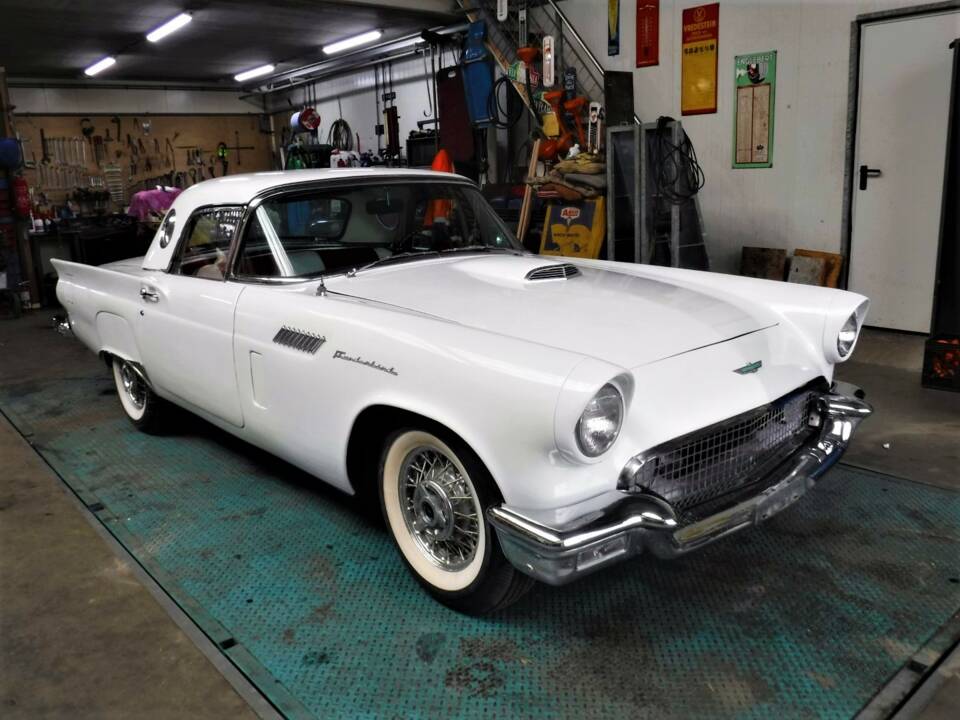 Afbeelding 46/48 van Ford Thunderbird (1957)