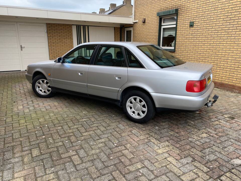 Bild 6/25 von Audi A6 2.6 (1996)