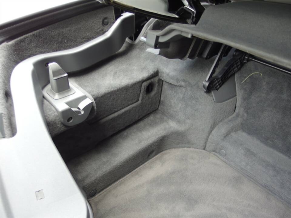 Image 71/97 de Mercedes-Benz SL 55 AMG (2003)