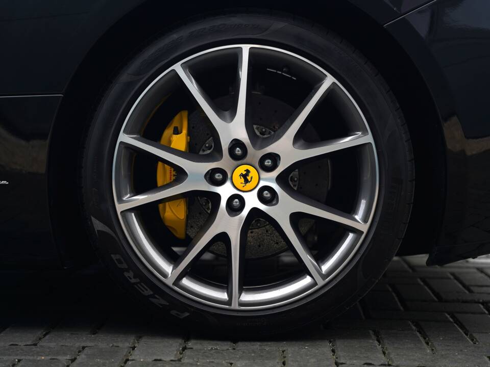 Imagen 50/50 de Ferrari California (2011)