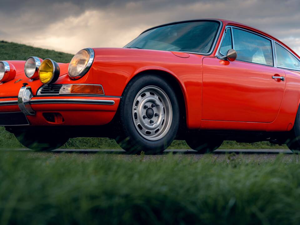 Image 34/63 of Porsche 911 R (1967)