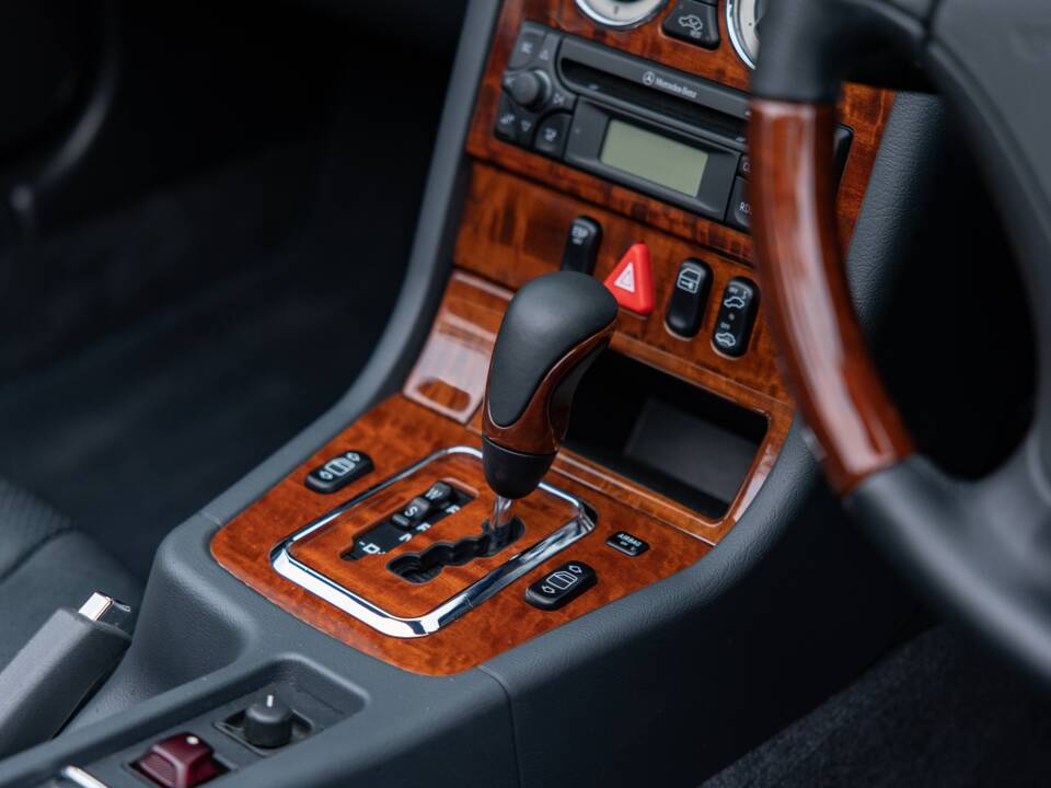 Image 29/47 of Mercedes-Benz SLK 230 Kompressor (2000)