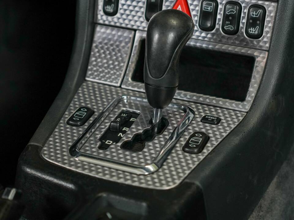 Image 24/50 of Mercedes-Benz SLK 230 Kompressor (2001)