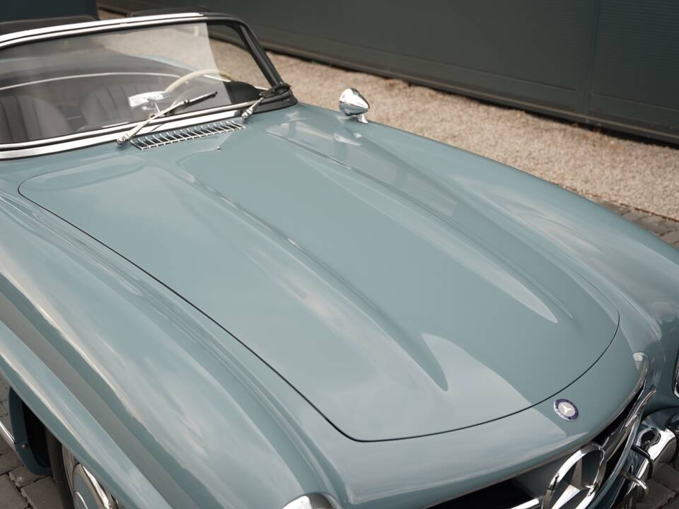 Image 30/43 of Mercedes-Benz 300 SL Roadster (1960)