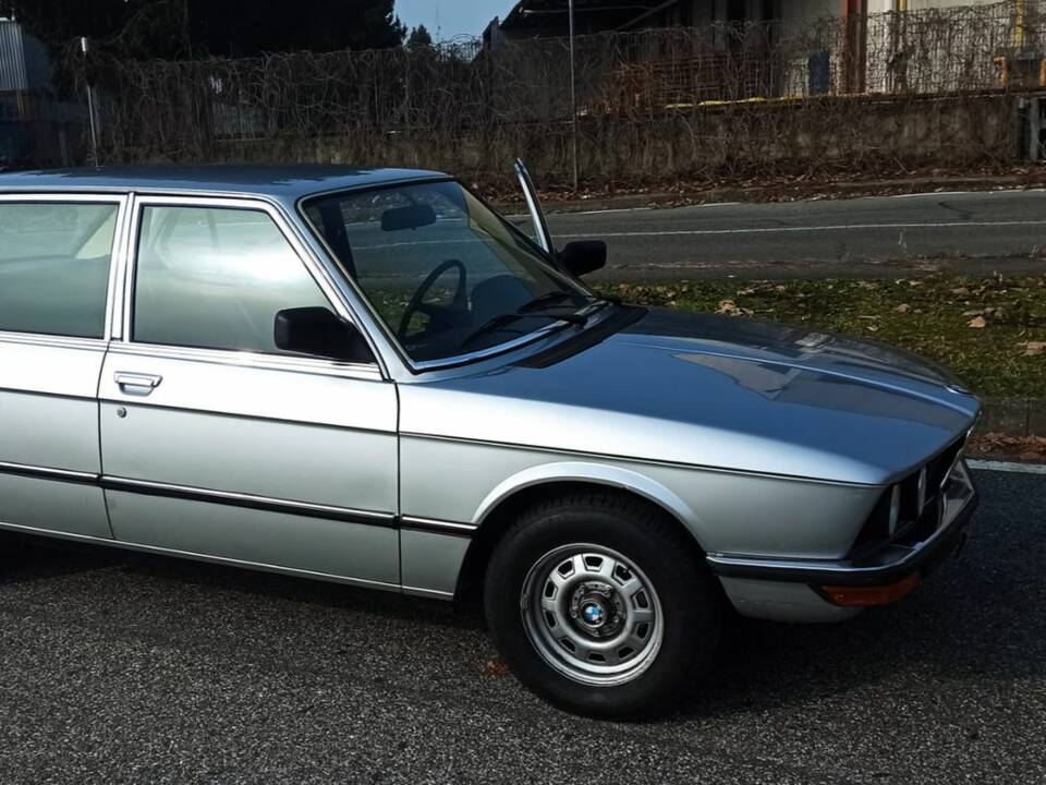 Image 4/8 of BMW 520/6 (1981)