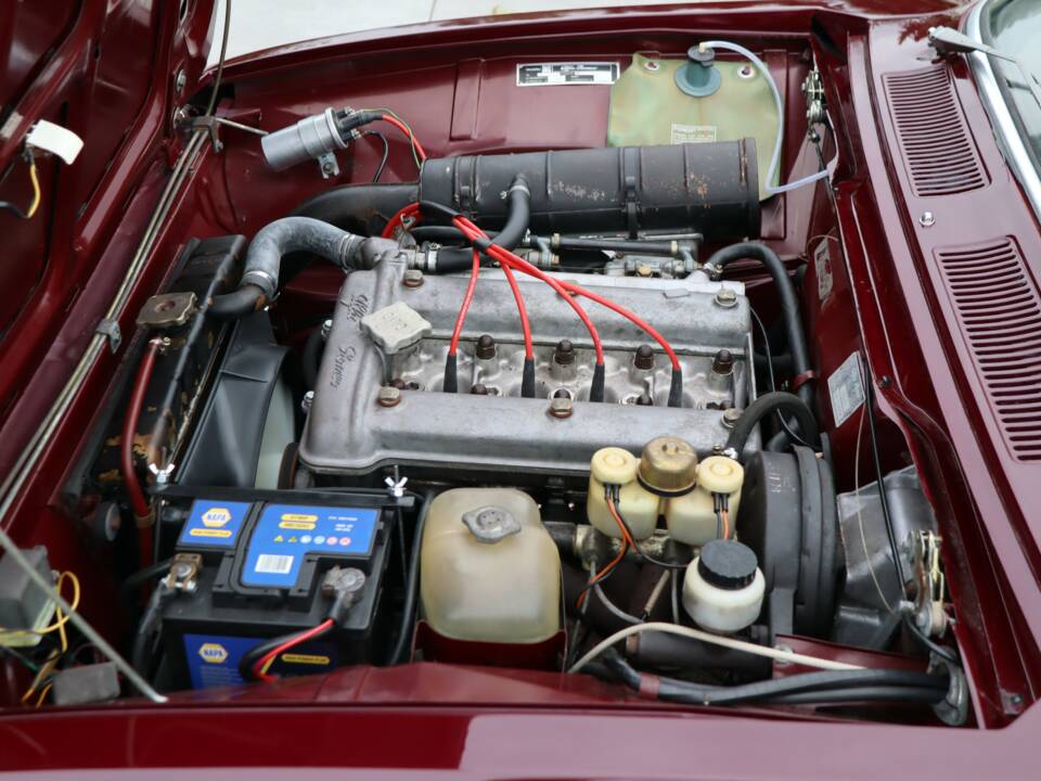 Image 36/50 of Alfa Romeo 1750 Berlina (1971)