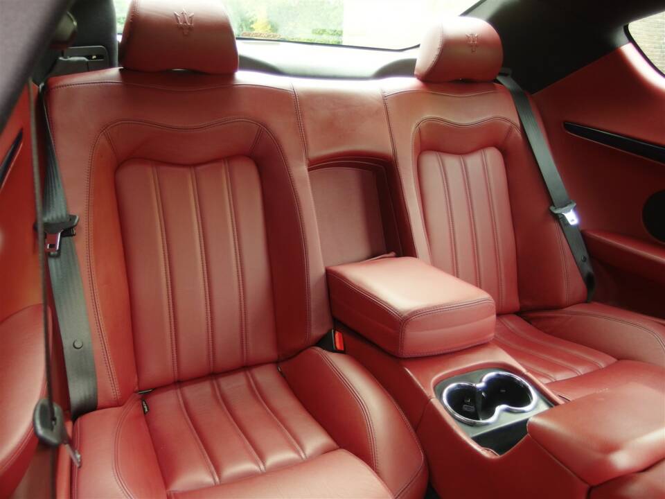 Image 64/99 of Maserati GranTurismo 4.2 (2008)