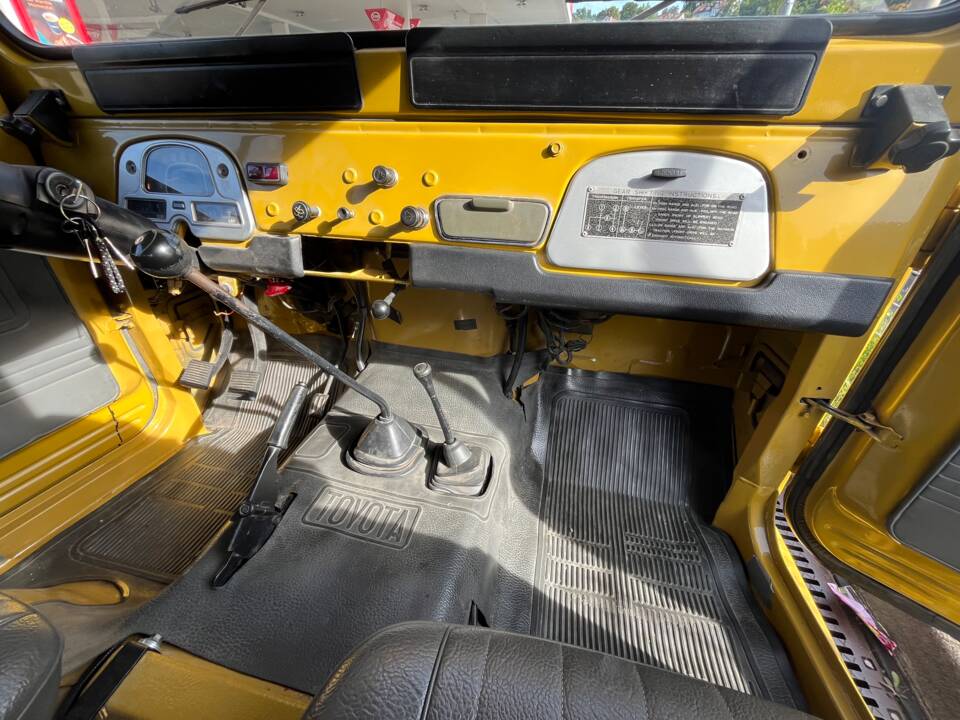 Image 6/24 of Toyota Land Cruiser BJ 40 (1979)