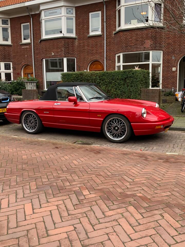 Image 9/9 of Alfa Romeo 2.0 Spider (1991)