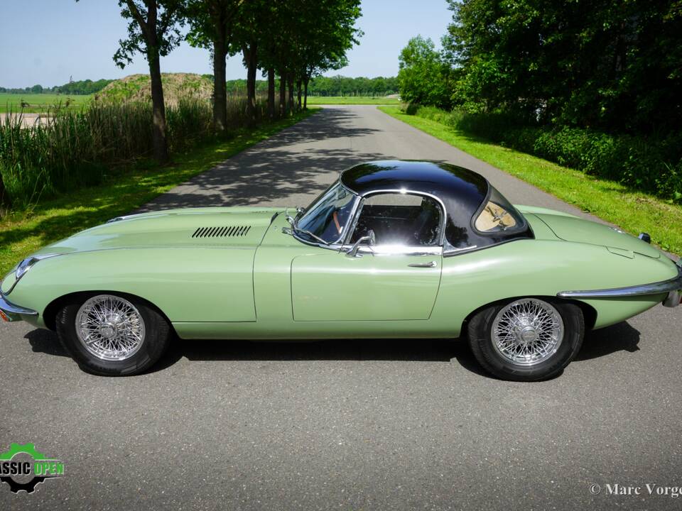 Image 60/60 de Jaguar E-Type (1969)