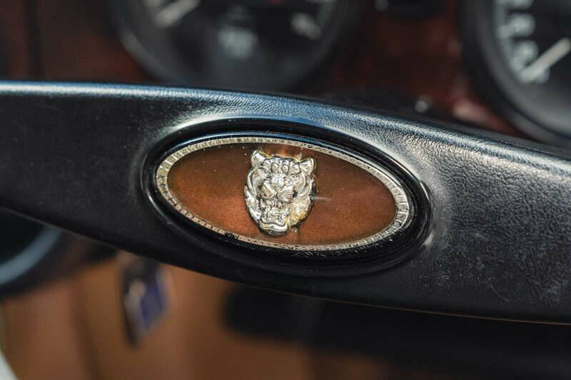 Image 14/50 of Jaguar XJ 12 (1972)