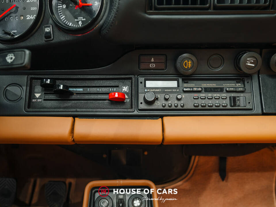 Image 23/25 of Porsche 911 SC 3.0 (1983)