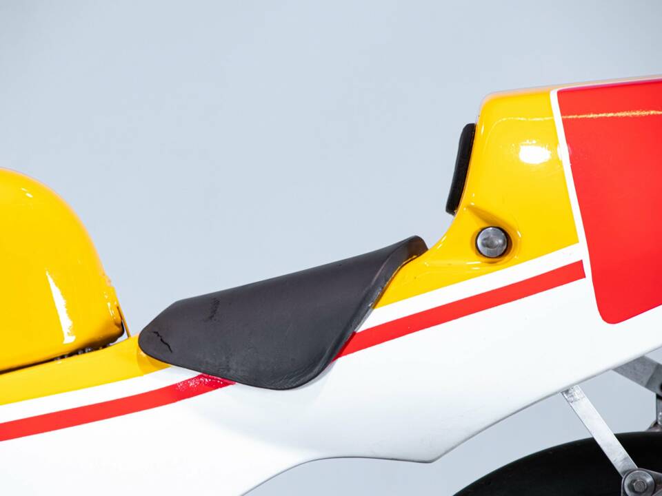 Bild 27/50 von Honda DUMMY (1992)