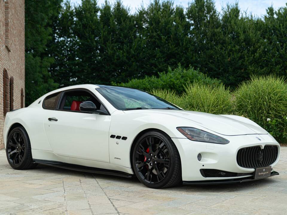 Bild 2/50 von Maserati GranTurismo 4.2 (2008)