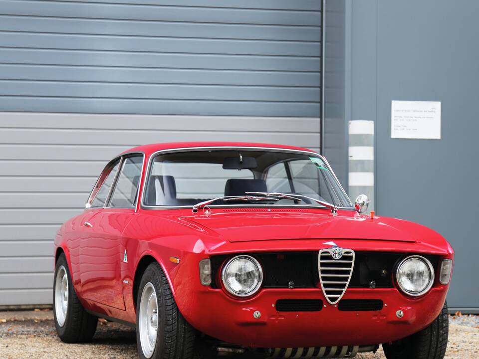 Immagine 19/48 di Alfa Romeo Giulia 1750 GT Am (1970)