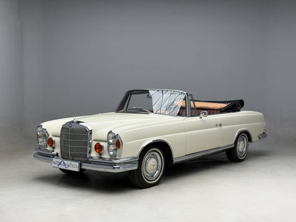 Afbeelding 8/36 van Mercedes-Benz 250 SE (1966)