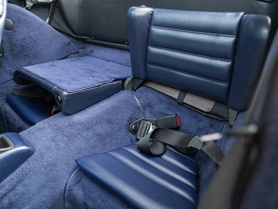 Image 49/50 of Porsche 911 Carrera 2 (1991)