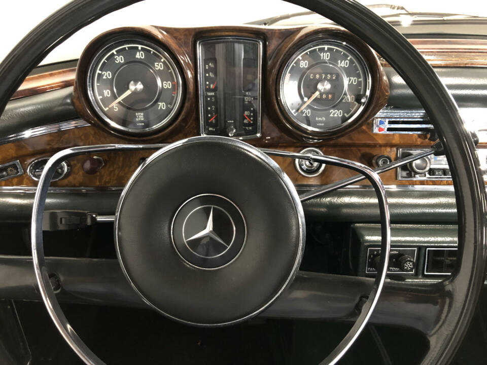 Bild 23/30 von Mercedes-Benz 250 SE (1967)