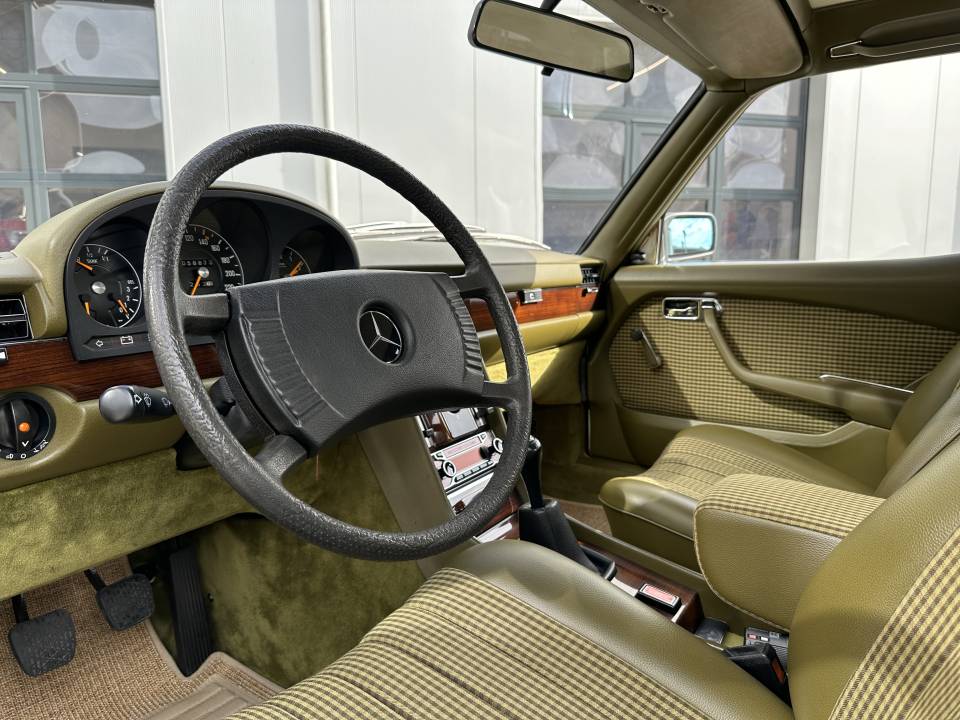 Mercedes-Benz 280 S (W116)