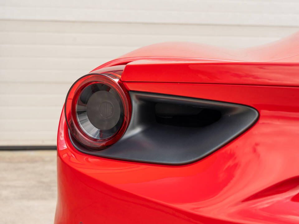 Immagine 23/85 di Ferrari 488 GTB (2015)
