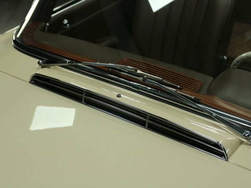 Image 45/50 of Mercedes-Benz 230 SL (1967)