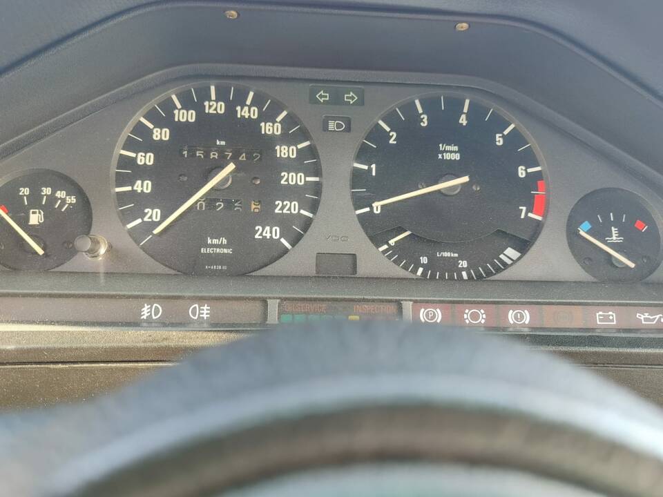 Bild 8/9 von BMW 325ix (1988)
