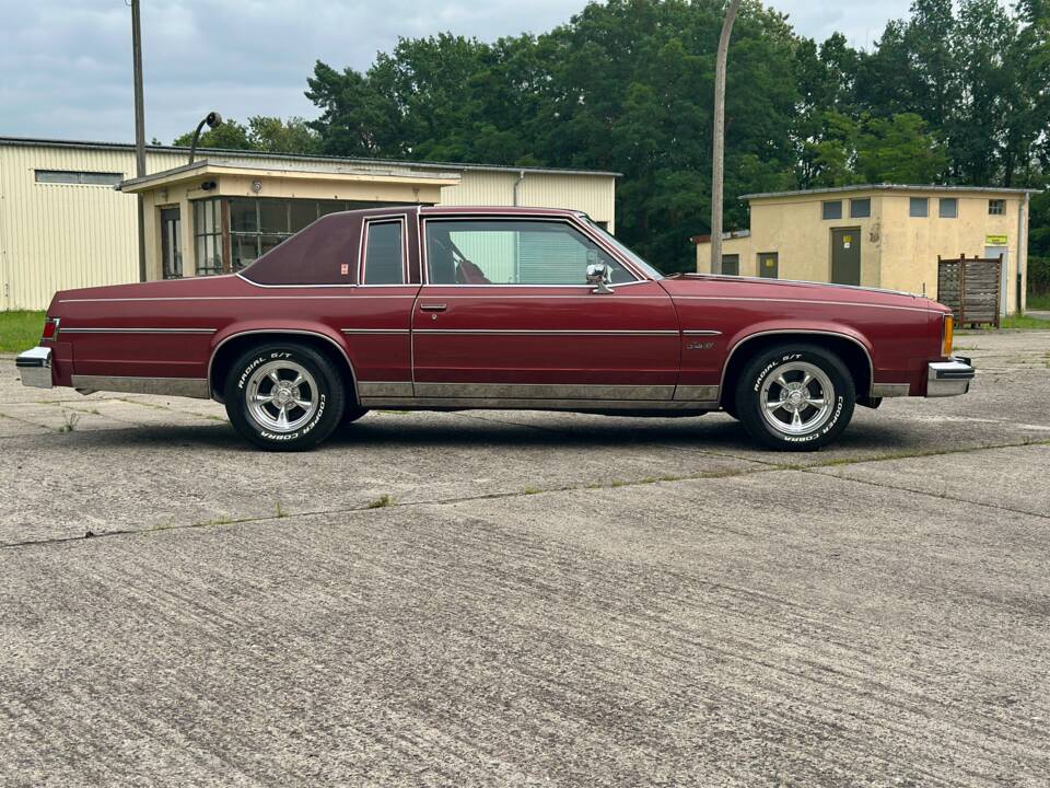 Bild 4/20 von Oldsmobile Delta 88 Royale (1978)