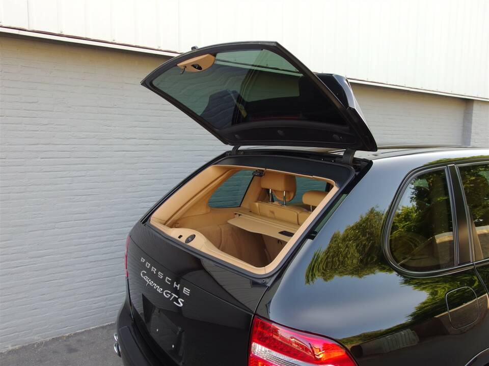 Image 85/98 of Porsche Cayenne GTS (2008)