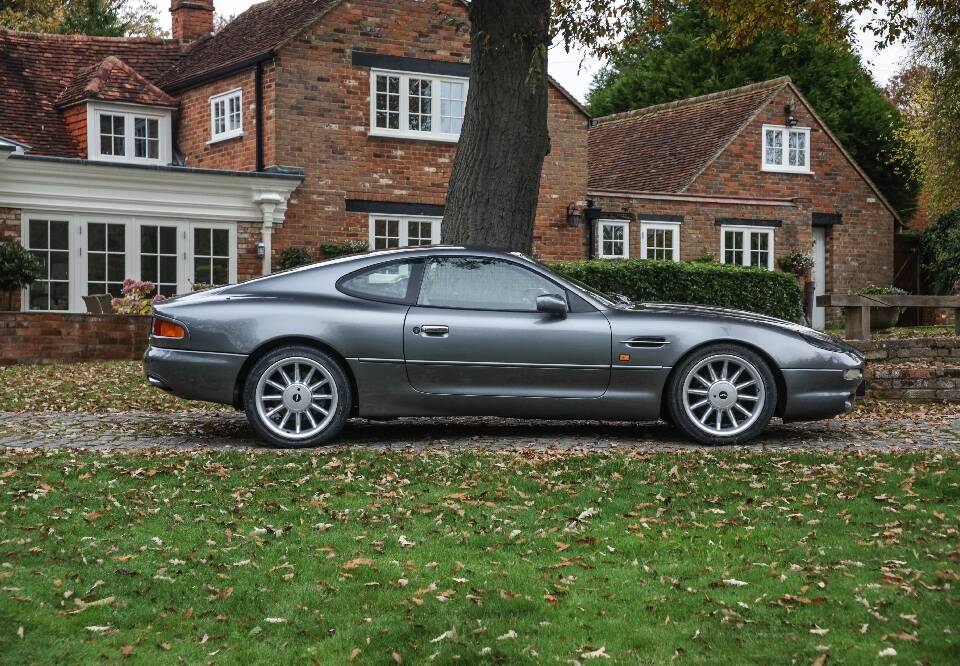Image 12/34 of Aston Martin DB 7 (1999)