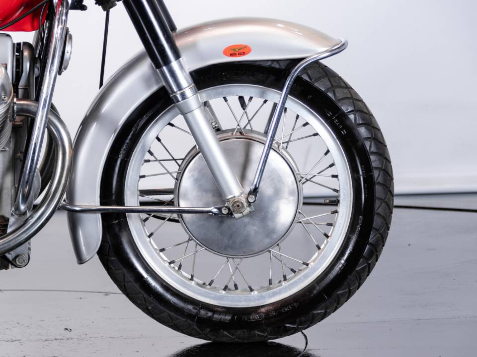 Image 17/50 of Moto Guzzi DUMMY (1969)