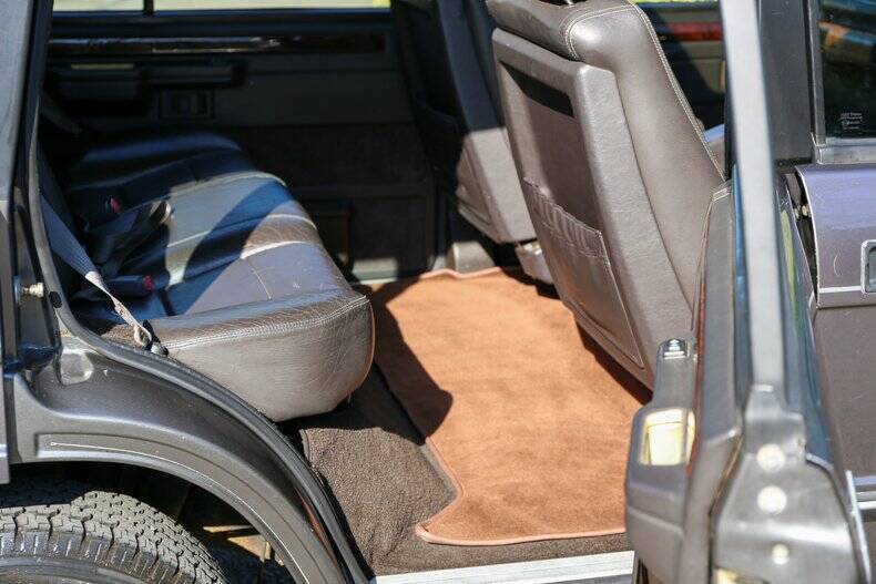 Image 43/50 of Land Rover Range Rover Vogue LSE (1994)