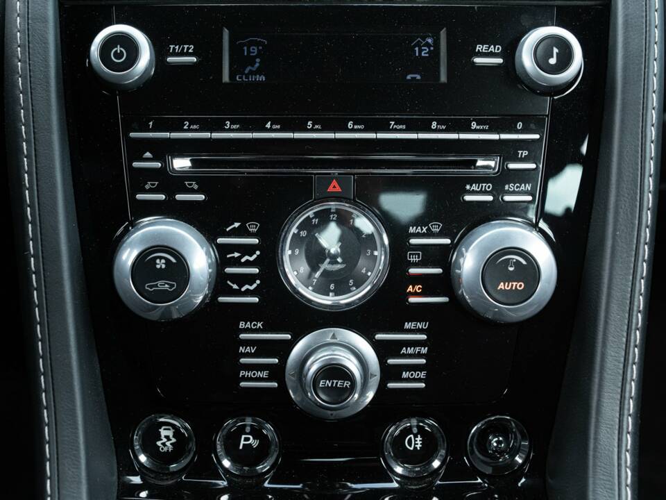 Afbeelding 44/50 van Aston Martin V8 Vantage S (2013)