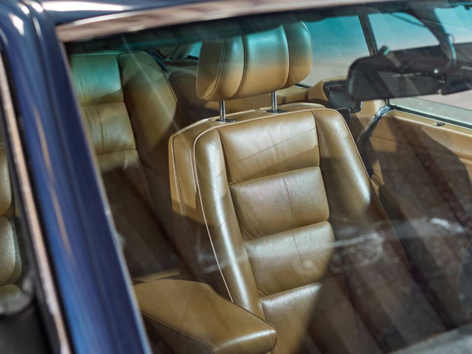 Bild 37/42 von Mercedes-Benz 560 SEC (1991)