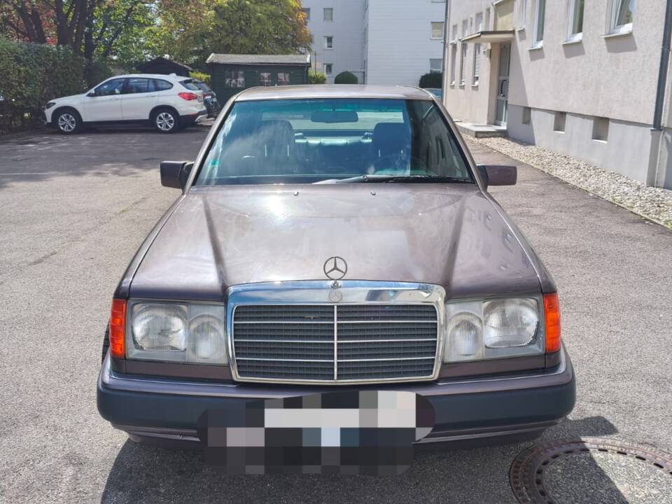 Afbeelding 1/9 van Mercedes-Benz 400 E (1993)