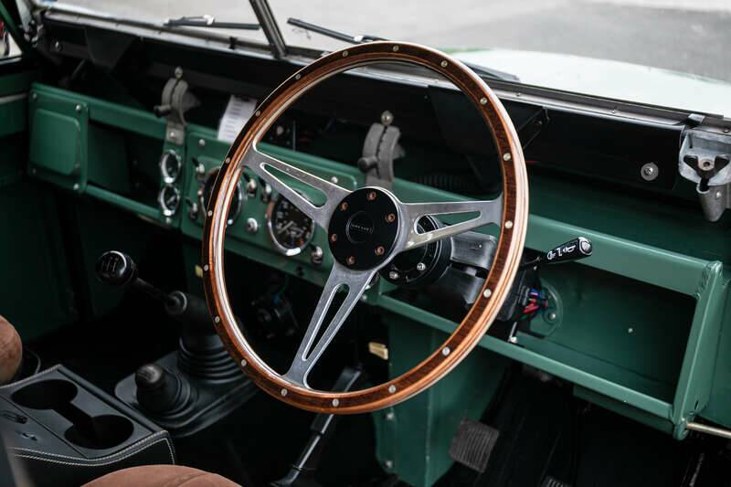 Image 8/41 of Land Rover 90 (1988)