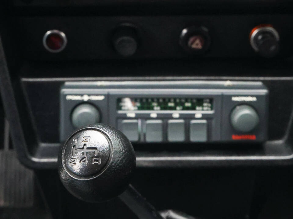 Image 37/59 of Lada 1300 (1990)