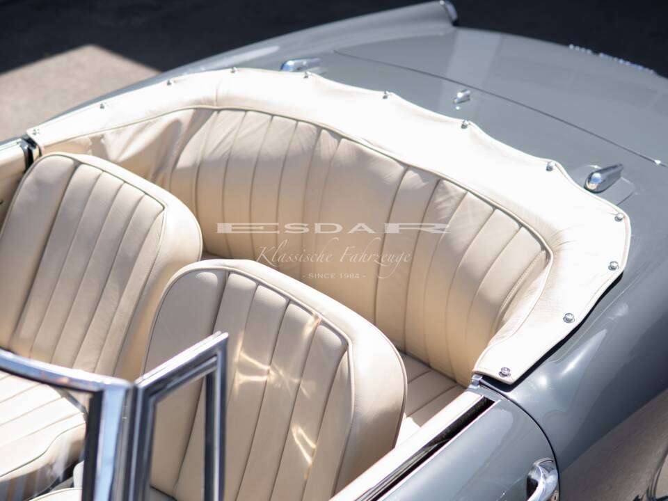 Image 23/31 of Alfa Romeo 2600 Spider (1963)