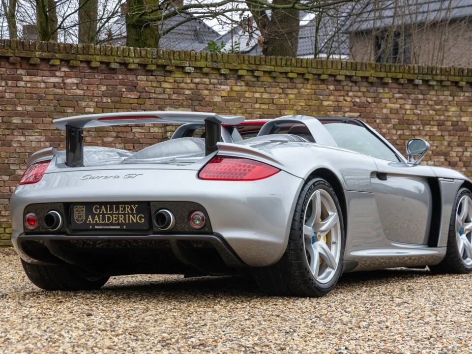 Image 14/50 de Porsche Carrera GT (2005)