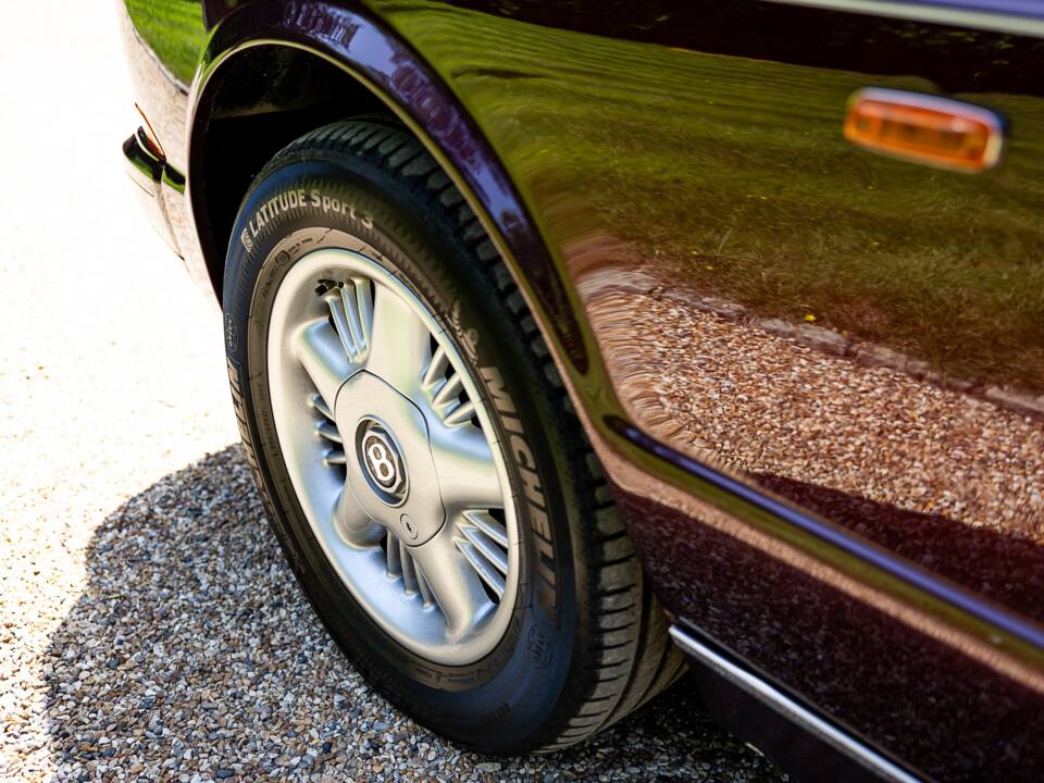 Image 41/46 of Bentley Azure (1997)