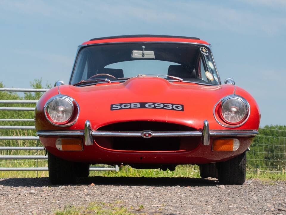 Image 6/50 de Jaguar Type E (2+2) (1969)