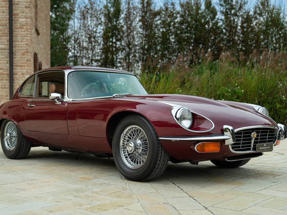 Imagen 2/50 de Jaguar E-Type V12 (2+2) (1972)