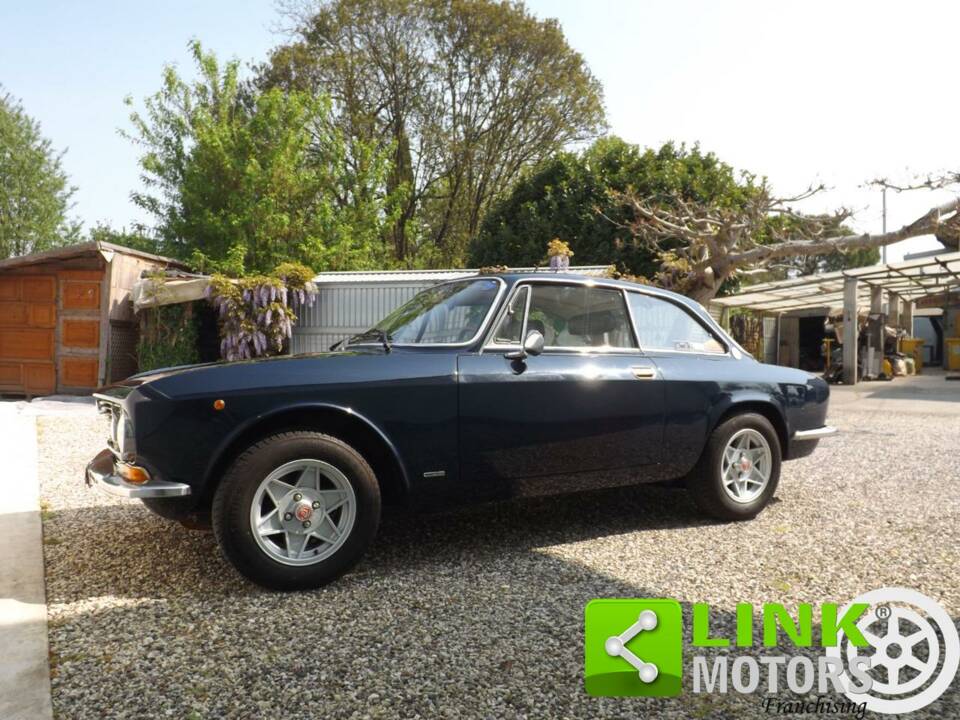 Immagine 9/10 di Alfa Romeo Giulia GT 1300 Junior (1974)