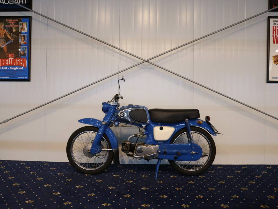 Bild 15/22 von Honda Super Cub C 110 (1900)