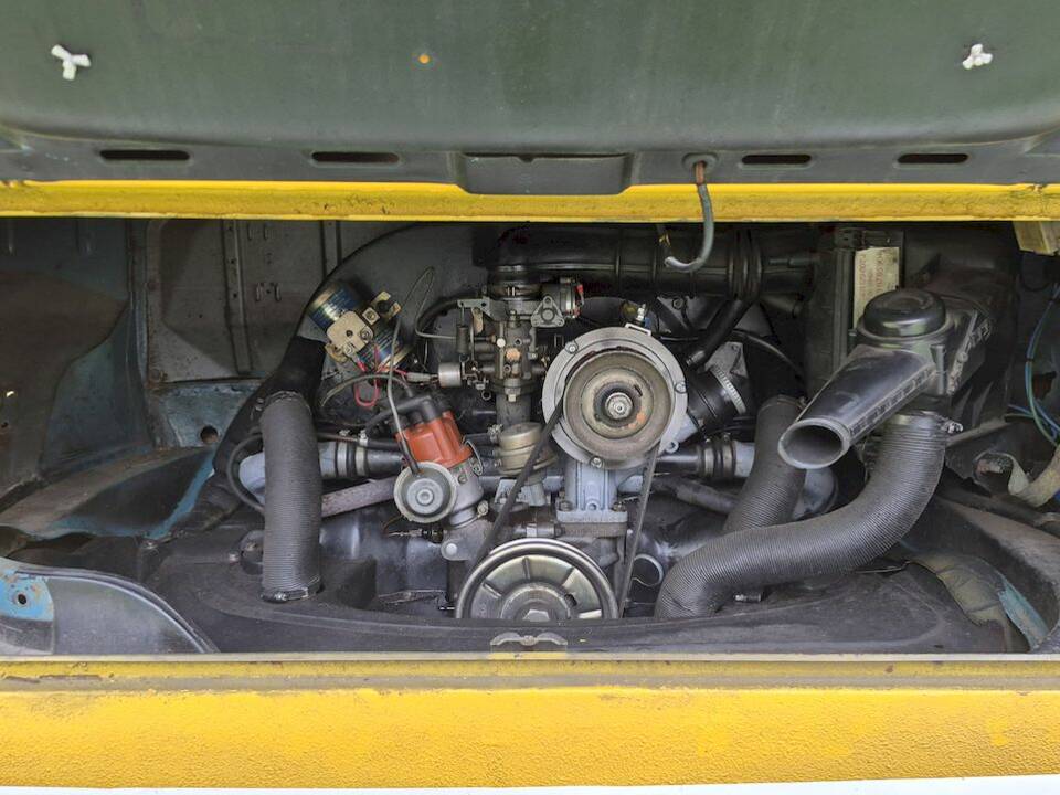 Bild 44/50 von Volkswagen T2b Kastenwagen (1976)