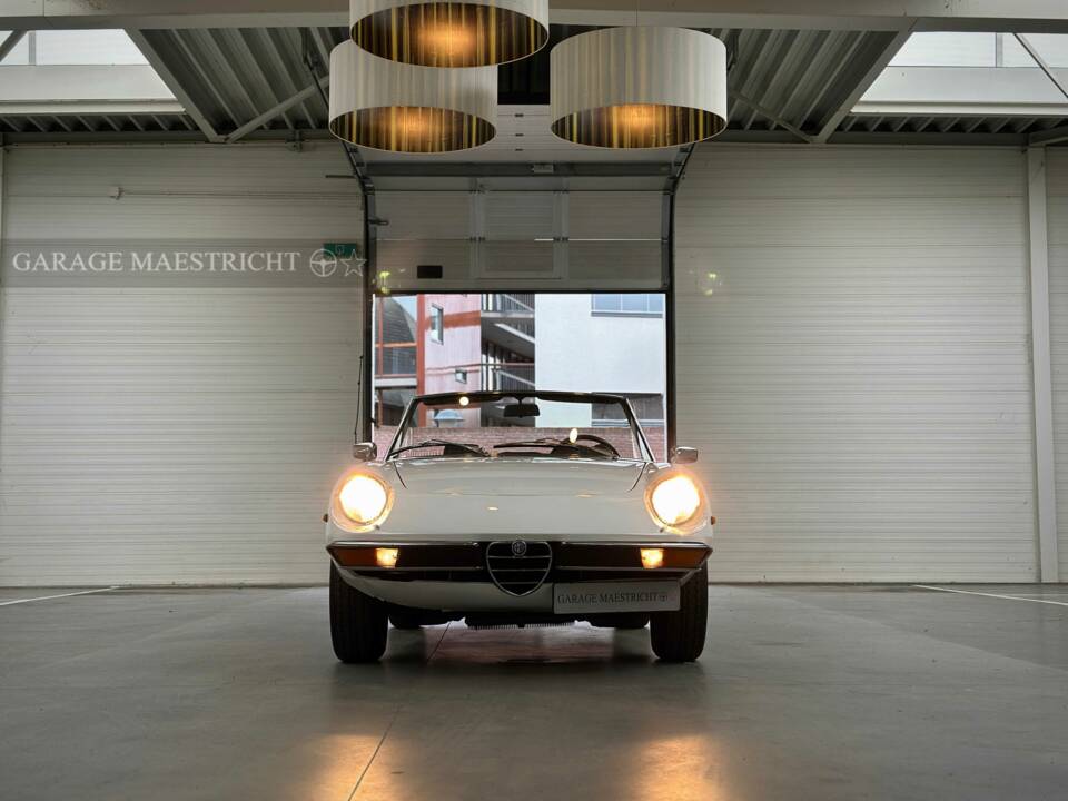 Image 70/95 of Alfa Romeo 2000 Spider Veloce (1980)