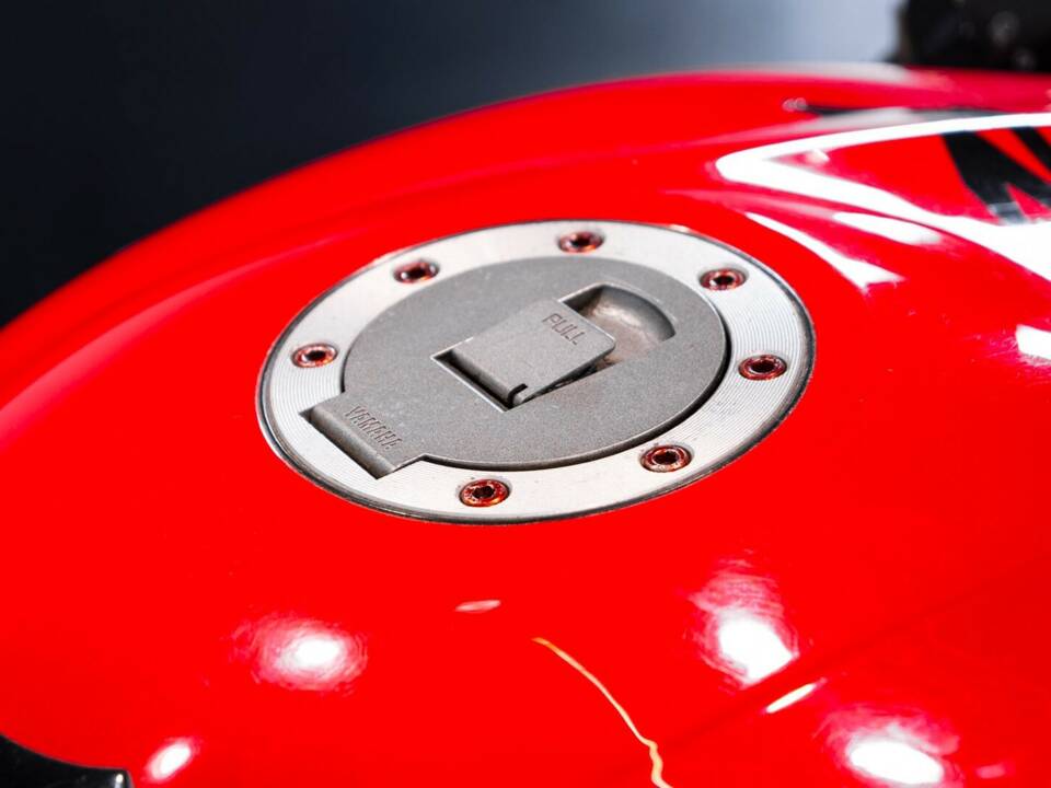 Image 23/49 of Yamaha YZF 600 R6 (1999)