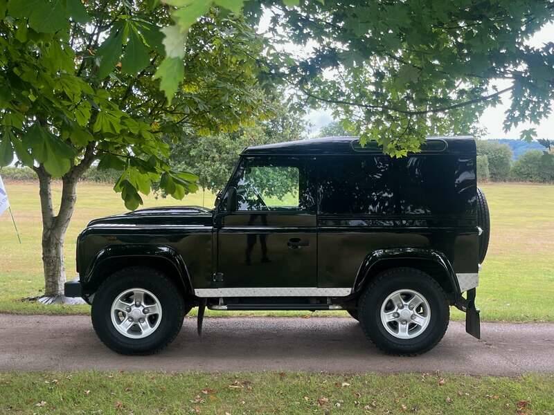 Image 4/25 of Land Rover Defender 90 TD4 (2010)