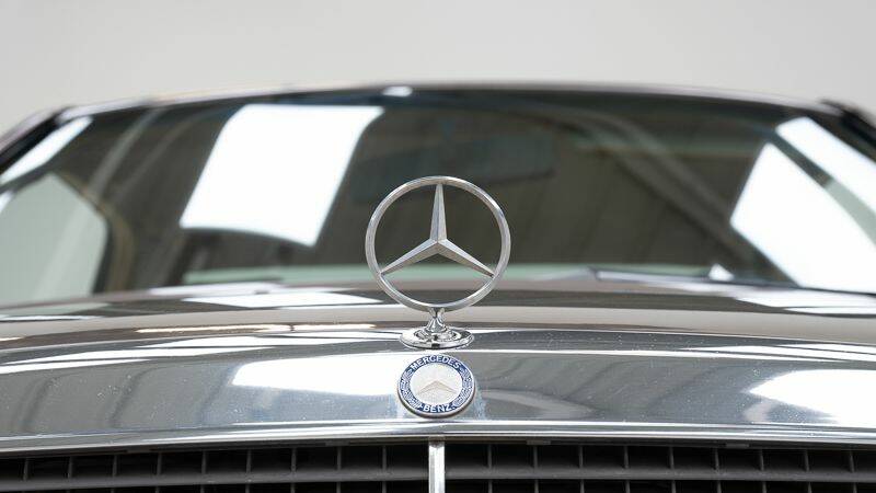 Bild 15/15 von Mercedes-Benz 230 CE (1988)